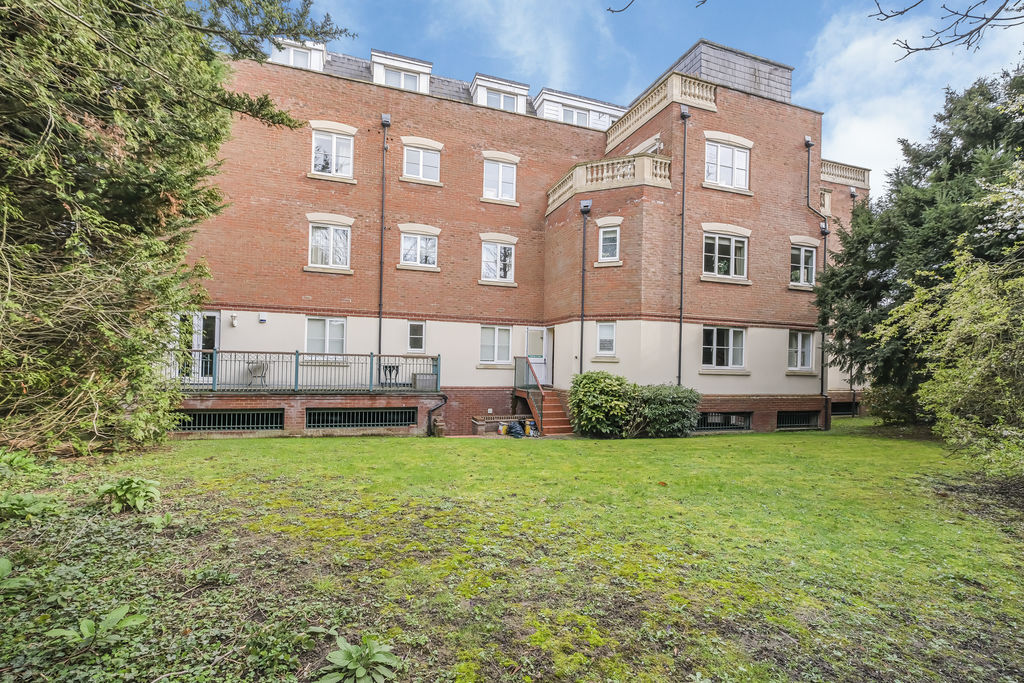 Photo 32- click for photo gallery